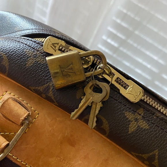 Louis Vuitton Vintage Monogram Deauville Bag - Picture 3 of 15